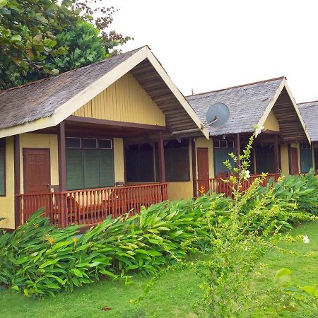 Pems Pension And Restaurant Taytay  Exteriér fotografie