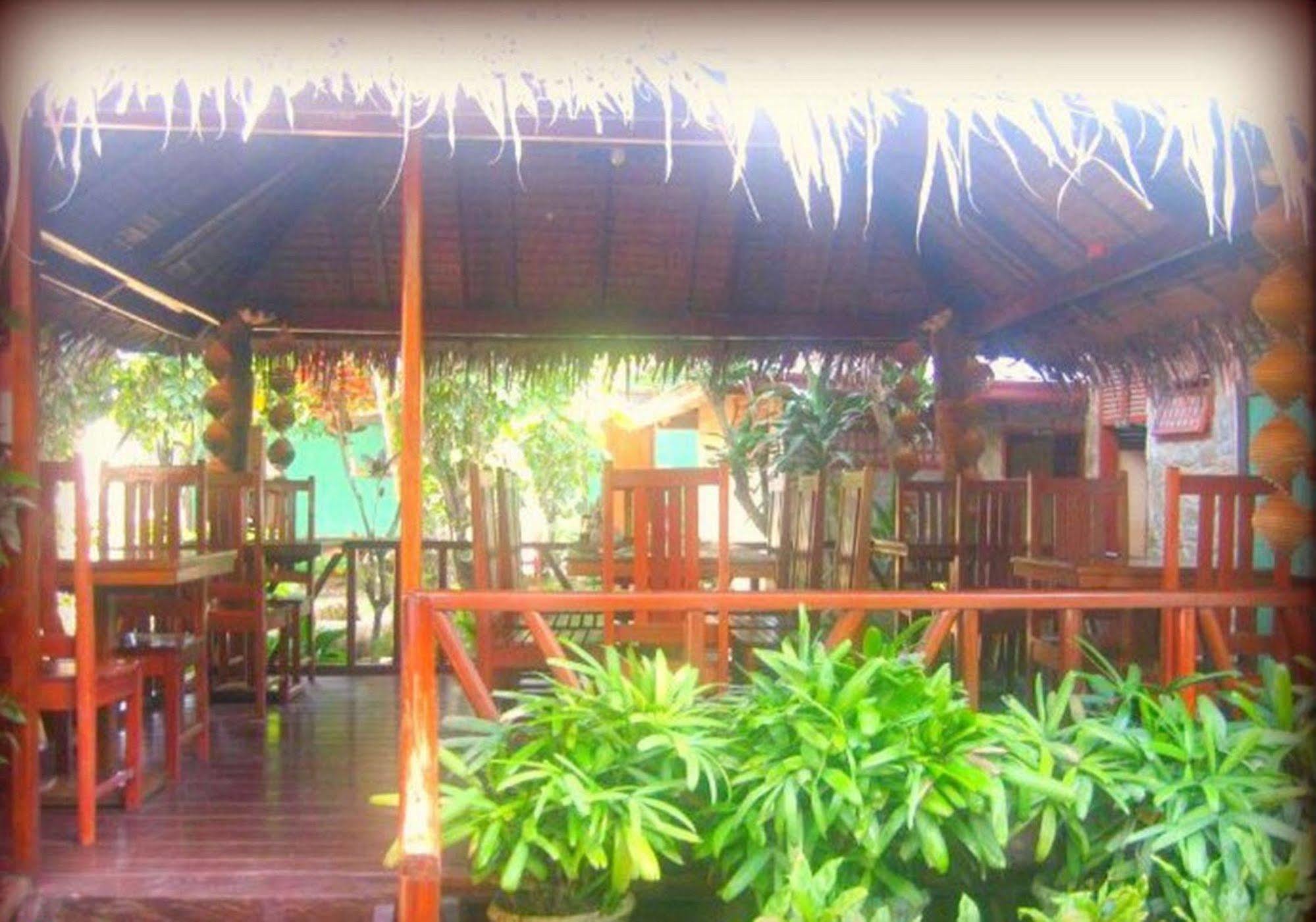 Pems Pension And Restaurant Taytay  Exteriér fotografie